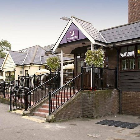 Premier Inn Epsom South Eksteriør billede