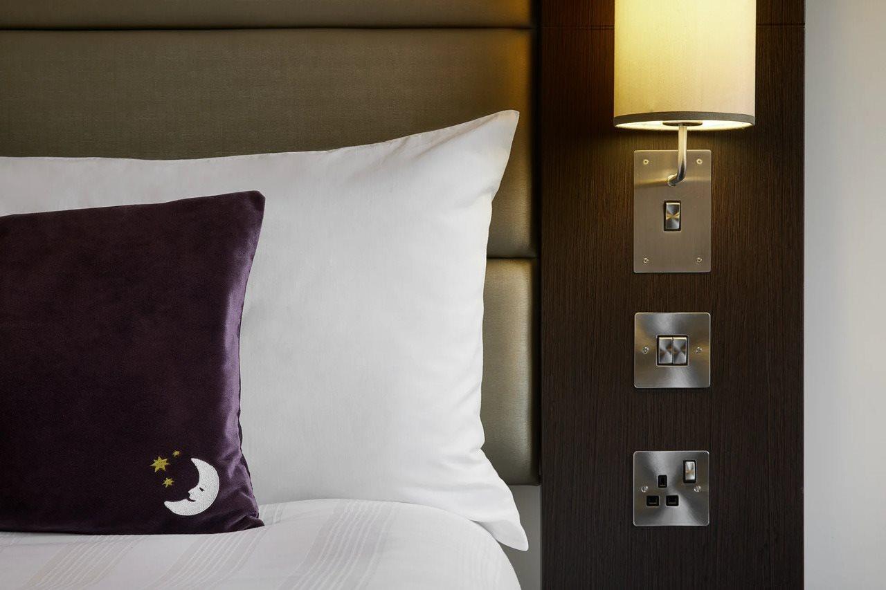 Premier Inn Epsom South Eksteriør billede