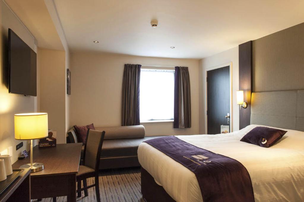 Premier Inn Epsom South Værelse billede