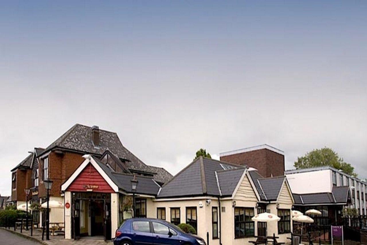 Premier Inn Epsom South Eksteriør billede